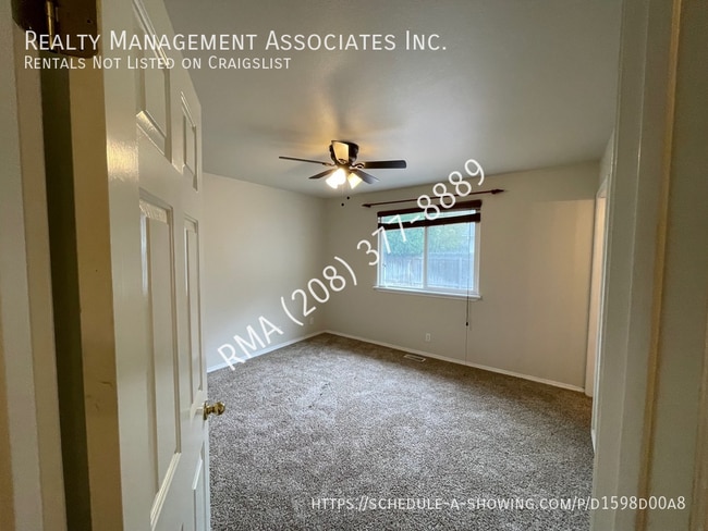 Building Photo - 623 E Woodbury Dr