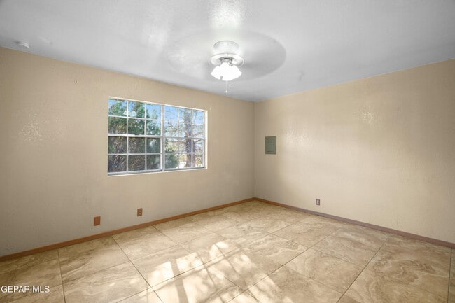 Building Photo - 16051 Harrison Ave