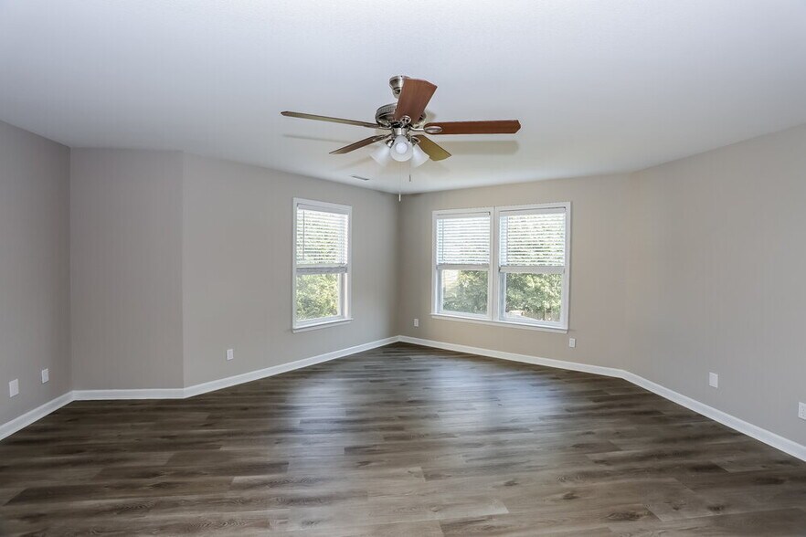 Building Photo - 313 Ranlo Ave