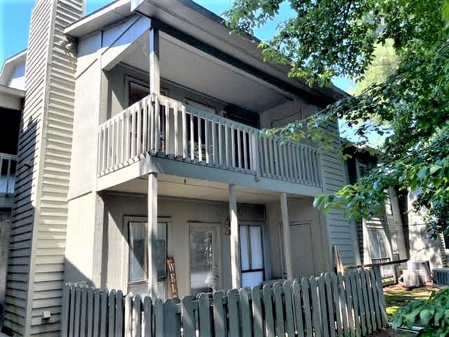 Building Photo - Briarcliff Condos