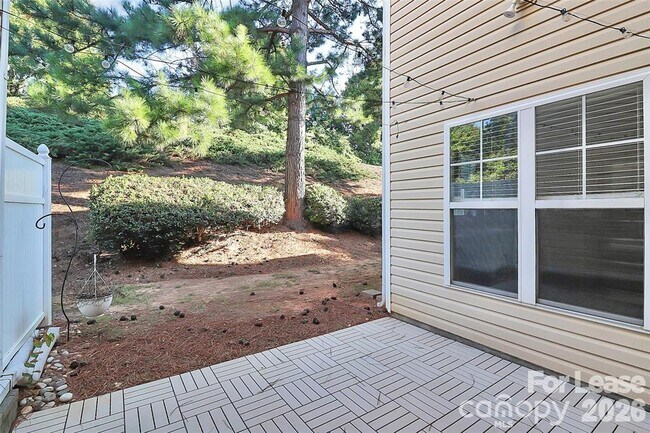 Building Photo - 10978 Princeton Village Dr
