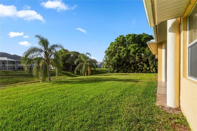 Building Photo - 315 SE Fisk Rd