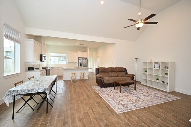 Building Photo - 1535 Cathedral Bend Drive
