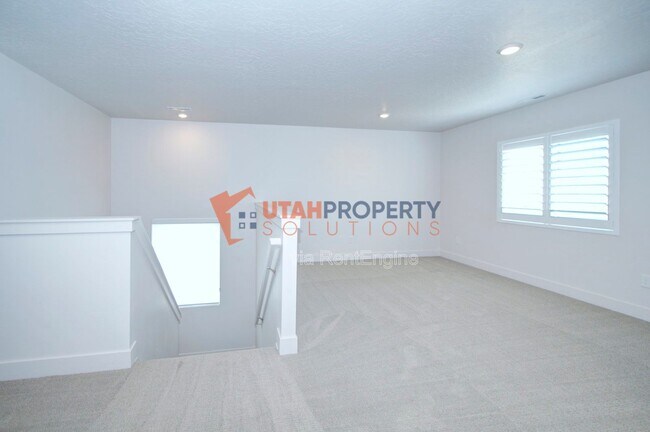 Building Photo - 2697 N Snowberry Dr