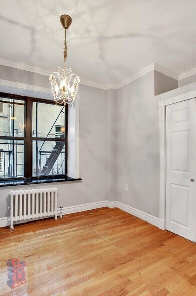 Building Photo - 432 E 13th St