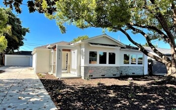 Building Photo - 3BD/2BA - Stylish Home Near Valley Fair Ma...