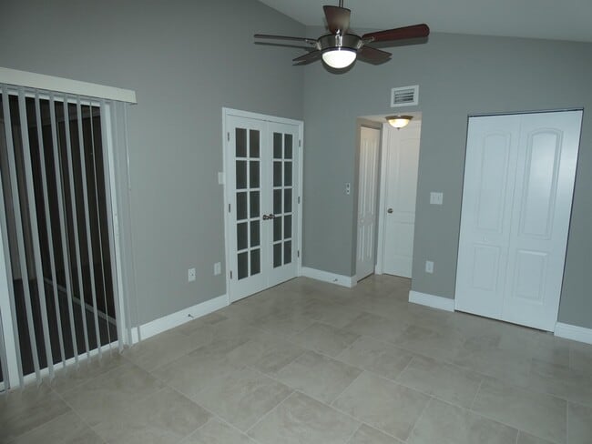 Building Photo - 2851 N Oakland Forest Dr