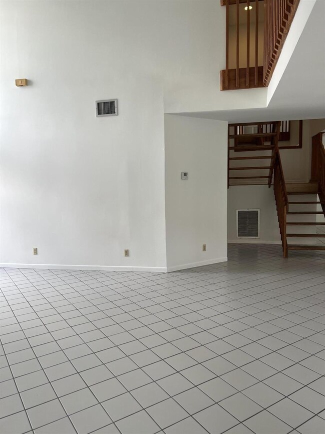 Building Photo - 9401 Aegean Dr
