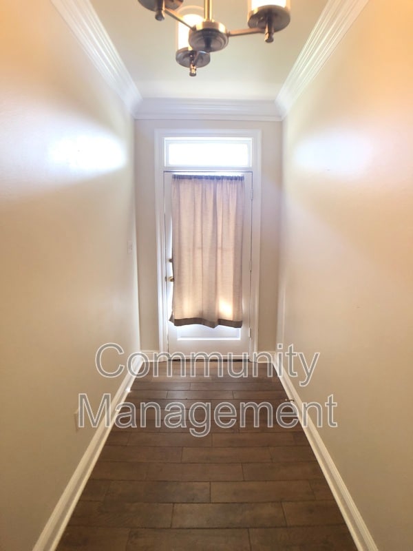 Building Photo - 25857 Linwood Rd