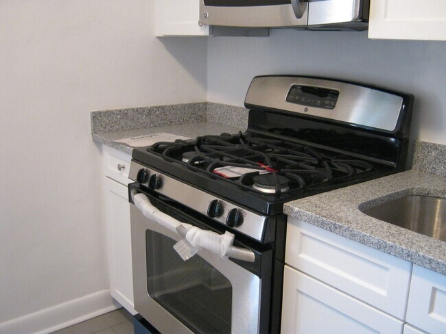 Building Photo - 388 Avenue X