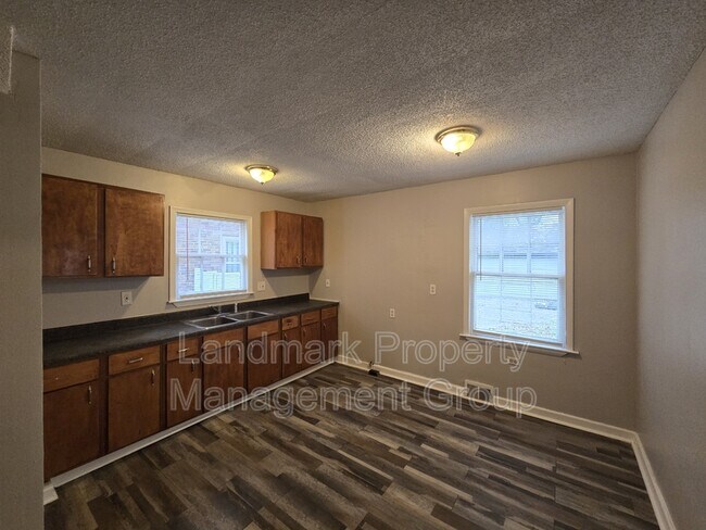 Building Photo - 10978 Craft St