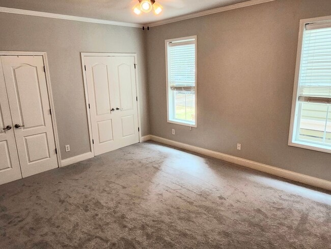 Building Photo - *****AVAILABLE NOW*****