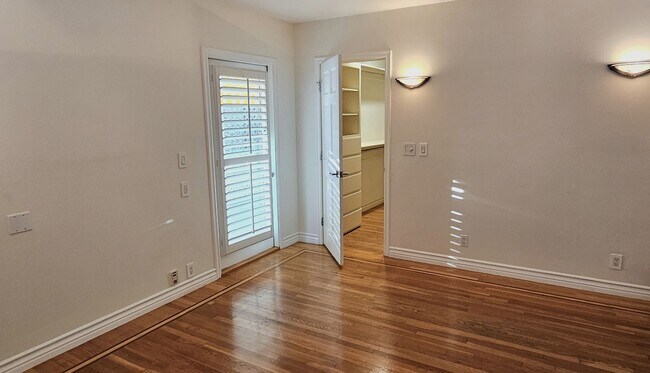 Building Photo - Stunning 3 Bedrooms, 2 Baths Valley Village home with detached, private Recording Studio