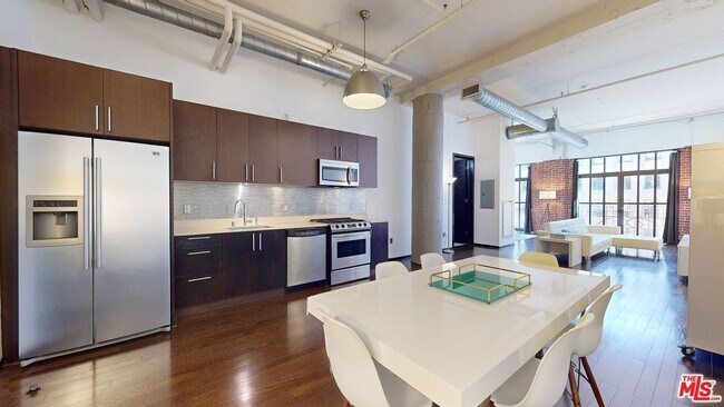 Building Photo - 1645 Vine St