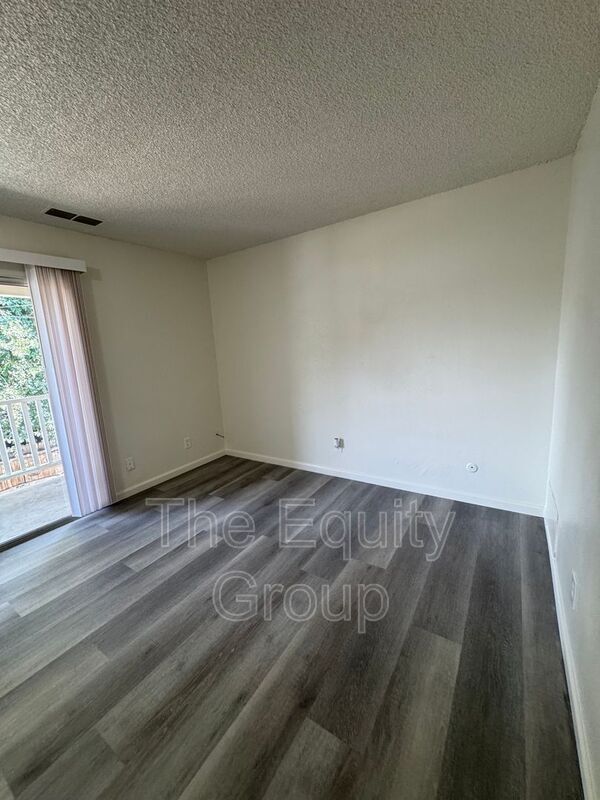 Building Photo - 404 N West St