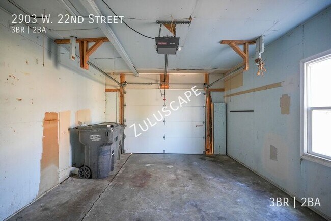 Building Photo - 2903 W 22nd St