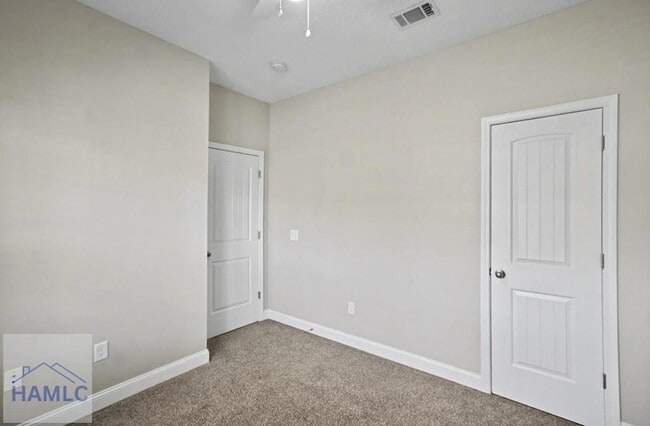 Building Photo - 147 Rimes Ave SE