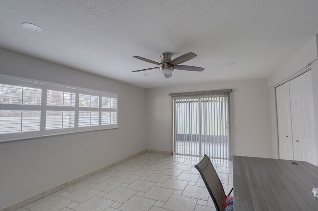 Building Photo - 633 Spring Oaks Blvd