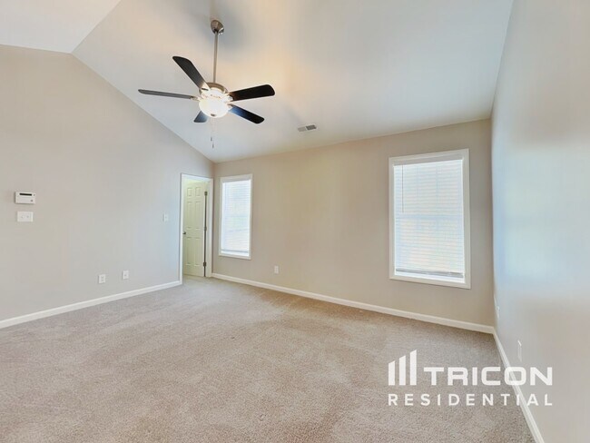 Building Photo - 547 Hay River St