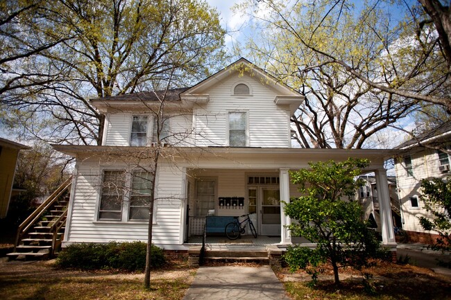 Primary Photo - Studio living in a historic home near UNC!