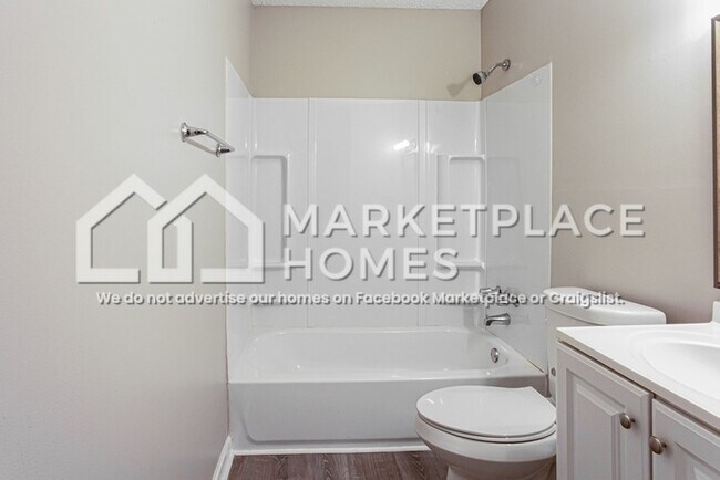 Building Photo - 3824 Cannon Dr