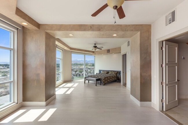 Building Photo - 9103 Alta Dr