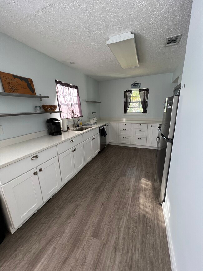 Kitchen - 115 Nautilus St