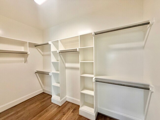 Building Photo - Custom Built 4BD, 3.5BA Five Points Home with a Bonus Room & Fenced Yard