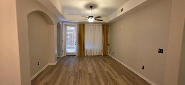 Building Photo - 14575 W Mountain View Blvd