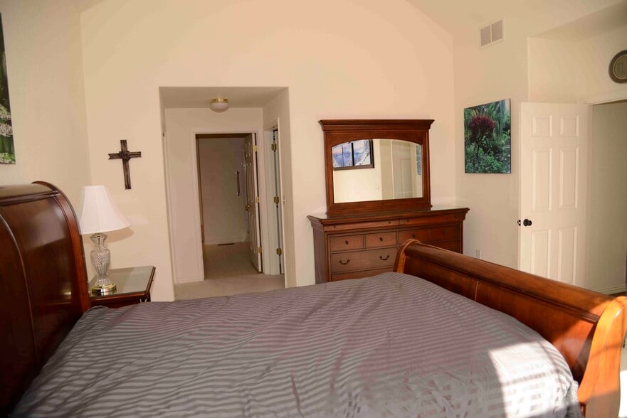 Master Bedroom - 648 S Yarrow St