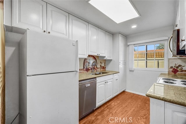 Building Photo - 23425 El Reposa