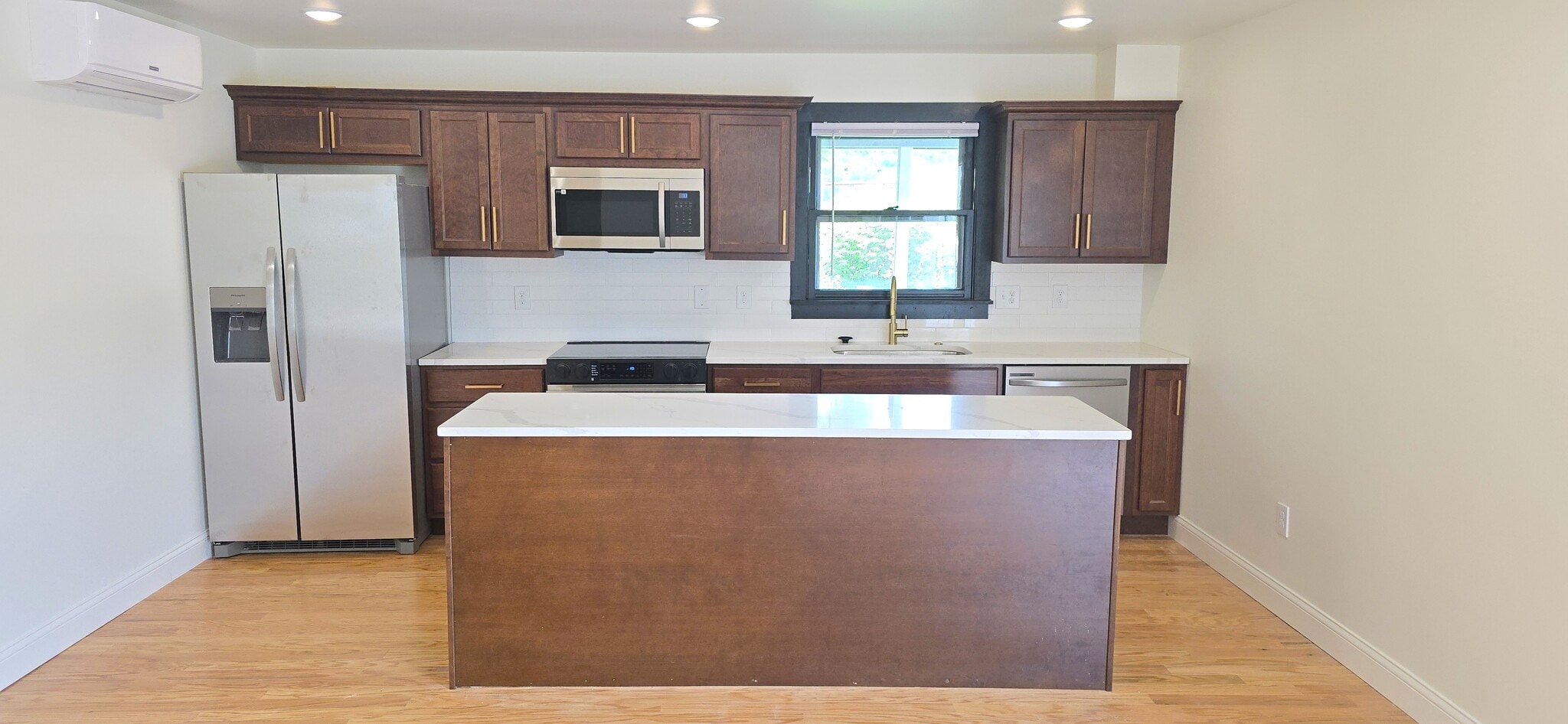 Kitchen with Island - 1205 Lee St