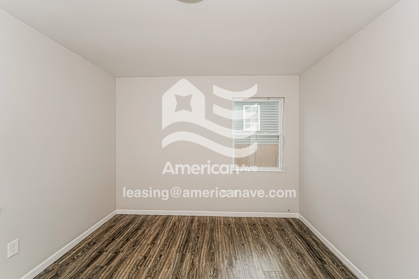 Building Photo - 610 16th Pl SW