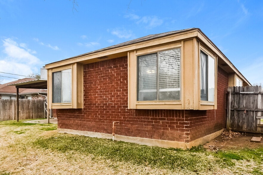 Building Photo - 6612 Hightower Dr