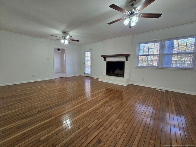 Building Photo - 409 Glen Canyon Dr