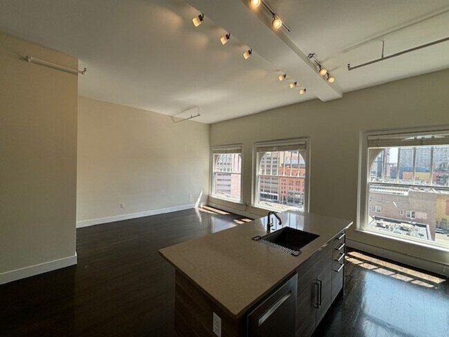 Building Photo - Charming 1bd/1ba Condo – Denver Dry Goods ...