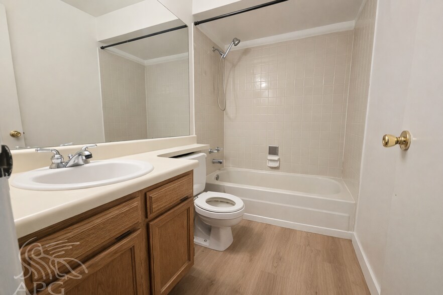 Building Photo - 1070 Acapulco Ct