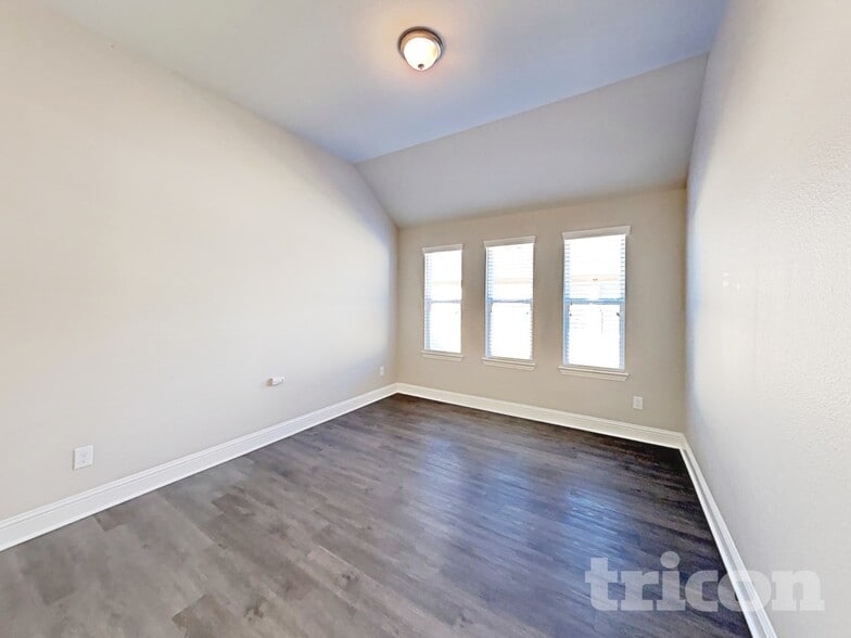 Building Photo - 513 Alice Ln