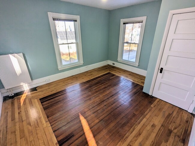 Building Photo - 56 Rackleff St