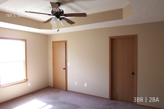 Building Photo - 789 S Eric St