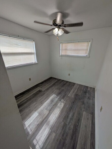 Building Photo - 202 Orangeview Ln