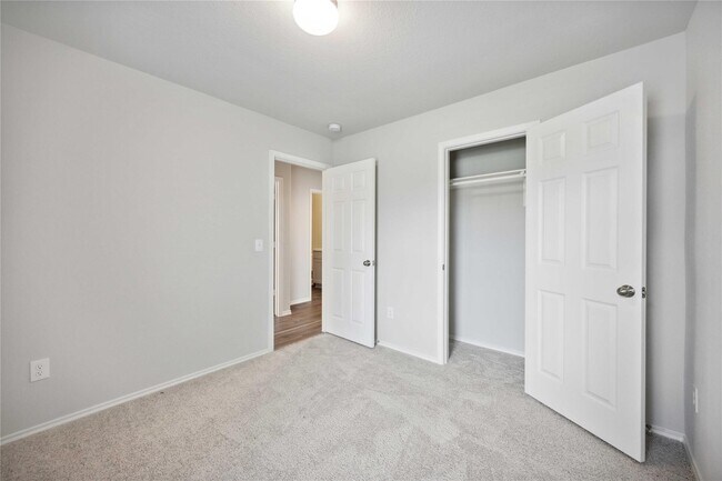 Building Photo - 7907 Hollow Root Ln