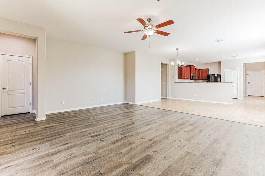 Building Photo - 7515 W Irwin Ave