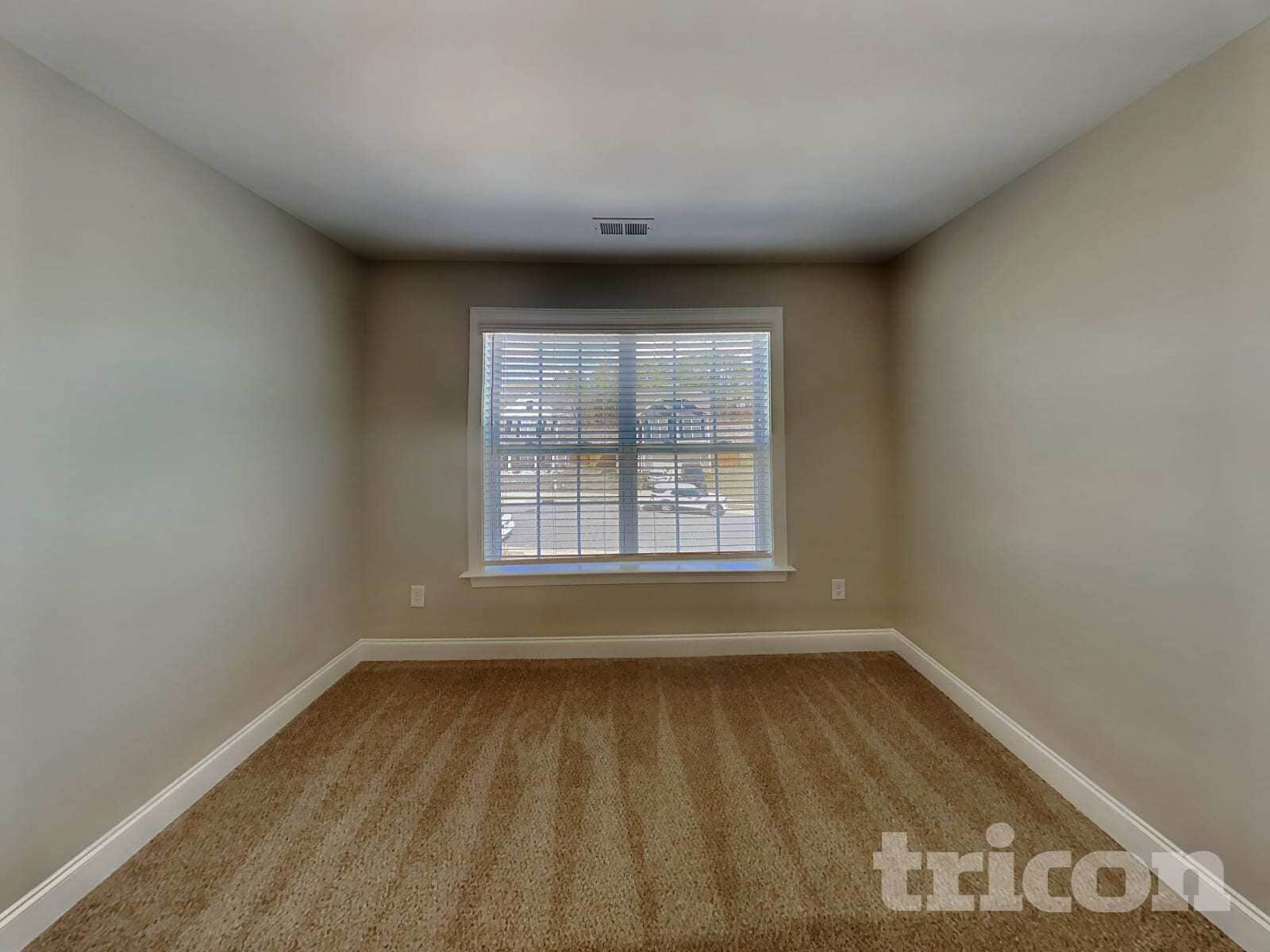 Building Photo - 834 Lakemont Dr