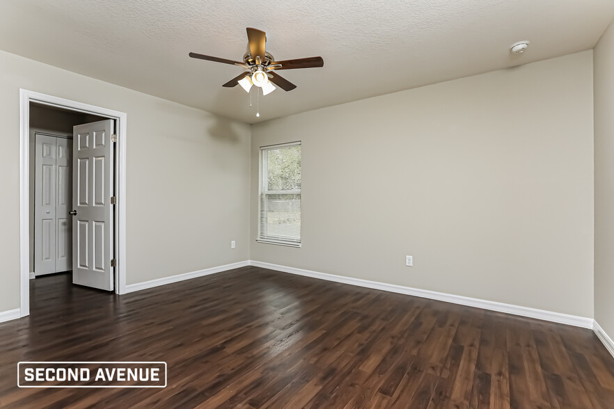 Building Photo - 2637 SW 153rd Ln