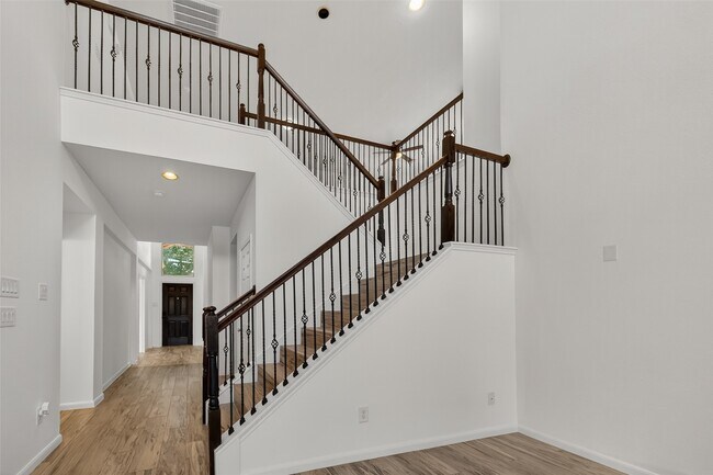 Building Photo - 13019 Foxwood Creek Ln