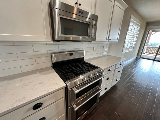 Building Photo - Gorgeous 4 Bedroom 2.5-Bath House in Tigar...