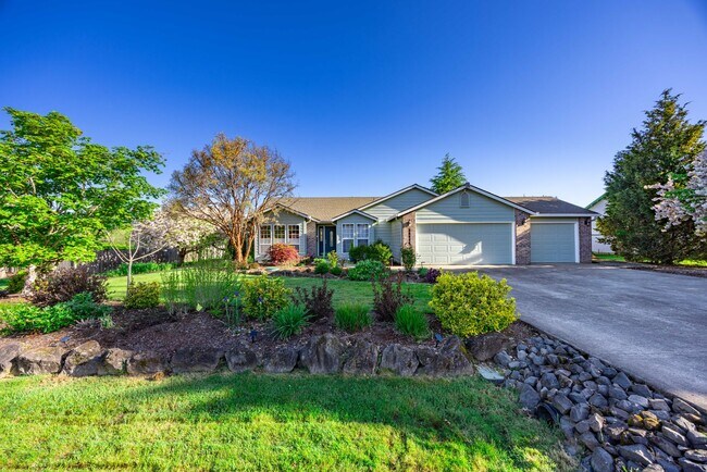 Building Photo - One Level Home - Three Bedroom + Bonus with AC / Beautiful Yard!