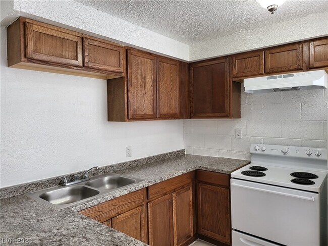 Building Photo - 2908 Marlin Ave