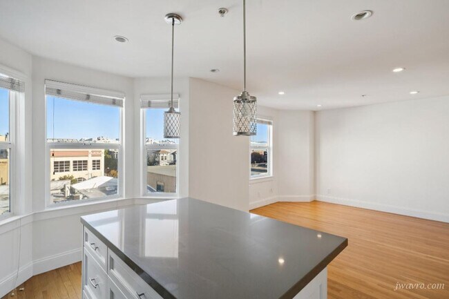 Building Photo - 641 Natoma St